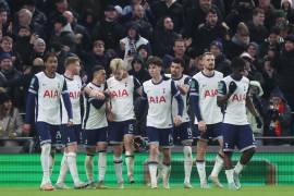 El Tottenham, que no gana esta competición desde 2008, se acerca a la Final, mientras que el Liverpool sufrió su segunda derrota de la temporada.