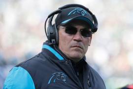 Ron Rivera es galardonado como “Entrenador del Año” en NFL