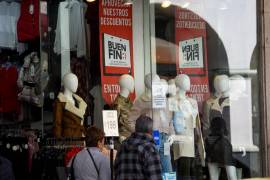 Como parte del operativo, la Profeco realizó recorridos en centros comerciales.