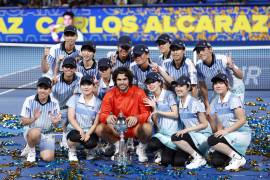 Carlos Alcaraz celebró en Tokio su título 27 en el circuito ATP tras imponerse en dos sets a Jiri Lehecka y defender con éxito la corona del Japan Open.