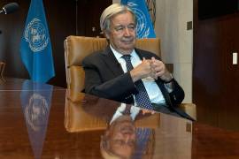 El Secretario General de las Naciones Unidas, António Guterres, habla durante una entrevista con The Associated Press en la sede de las Naciones Unidas.