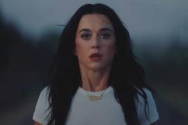 Sentimientos. Katy Perry lanza ‘Bandaids’, una balada con tintes de reclamo que sus seguidores interpretan como un mensaje directo a su ex, Orlando Bloom, mientras la cantante celebra nueva etapa amorosa.
