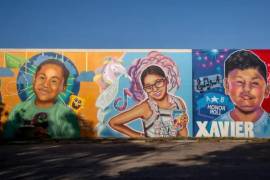 Murales de Jayce Luevanos de 10 años, Jailah Silguero de 10 años y Xavier Lopez de 10 años.