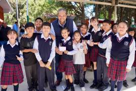 El evento benefició a cerca de 300 niñas y niños de la Escuela Primaria Pablo L. Sidar, ubicada en la colonia Guanajuato de Arriba.