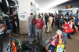 Durante el periodo vacacional, estudiantes y maestros pueden acceder a descuentos especiales en el transporte, siempre que presenten su identificación vigente.