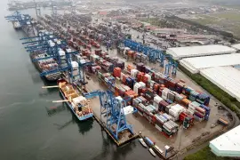 La Cámara Nacional del Autotransporte de Carga lanzó un ‘SOS’ a autoridades federales, aduaneras, portuarias y estatales para que se atiendan los retrasos críticos que enfrenta el Puerto de Manzanillo.