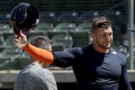 Mets de Nueva York firma al ex quarterback de la NFL Tim Tebow