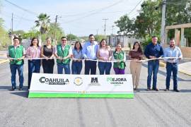 El alcalde Carlos Villarreal supervisó cuatro obras que permanecen en proceso en diferentes sectores de Monclova.
