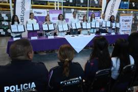 Autoridades estatales y representantes empresariales de Vitti Logistics inauguran el nuevo Punto Violeta, conectado directamente con cuerpos de seguridad para brindar atención urgente en situaciones de riesgo.