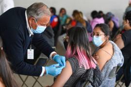 Habría nueva ola de contagios a mediados de año en México, advierten
