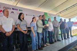 Tupy se sumó al esfuerzo colectivo que logró plantar más de 100 mil árboles y plantas en los 38 municipios de Coahuila. FOTO: CORTESÍA