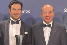 El mexicano fue galardonado en la ceremonia anual de la Federación Internacional del Automóvil (FIA), la cual reconoce a lo mejor de la temporada de la Fórmula 1.