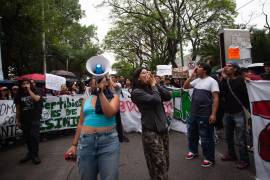 Estudiantes del IPN se manifestaron en Eje Central y Avenida Juárez por la precariedad del presupuesto en la institución y la corrupción.