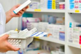 Cofepris recomienda a la población, así como a farmacias consultar la plataforma de distribuidores para asegurarse de que su proveedor no esté en el listado.