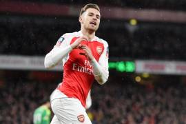 Se repite la &quot;Maldición de Ramsey&quot;: jugador británico anota y muere David Bowie