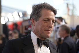 Pide Hugh Grant a ladrón que por favor le devuelva el guion