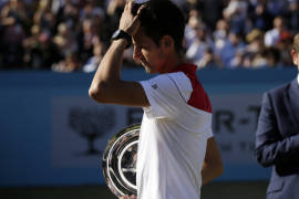 Una derrota más para Djokovic, ahora en Queen's