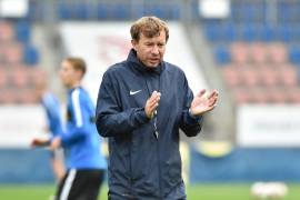 La UEFA pidió a FIFA extender a nivel mundial la sanción contra Petr Vlachovsky, exentrenador del FC Slovacko femenil.