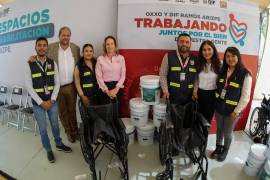 Corporativo Oxxo donó 23 sillas de ruedas, además de pintura y materiales para mejorar las instalaciones del DIF Municipal.