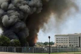 Una imagen generada por IA mostró humo que se elevaba cerca del Pentágono.