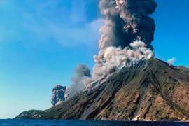 El volcán, que es uno de los pocos en el mundo con actividad continua, explotó a las 4 am