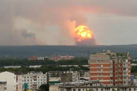 Doce heridos y un desaparecido tras explosión en un arsenal militar ruso