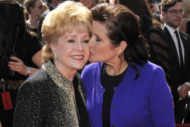 Muere Debbie Reynolds, madre de Carrie Fisher