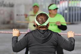 Mujeres participan en una clase de zumba en un deportivo en la Ciudad de México. En las últimas tres décadas la obesidad se ha duplicado entre los mayores de 18 años a nivel mundial.