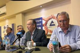 Integrantes de Canaco Monclova anunciaron una campaña para evitar extorsiones de agentes viales.