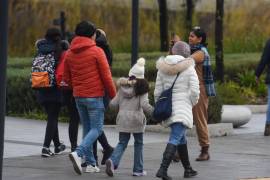 El Servicio Meteorológico Nacional alertó por lluvias intensas en el sur del país y bajas temperaturas en el norte, mientras el frente frío número 8 avanza hacia territorio mexicano.