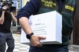 Agentes de la Unidad Central Operativa (UCO) de la Guardia Civil catearon la vivienda del expresidente de la Real Federación Española de Futbol, Luis Rubiales.