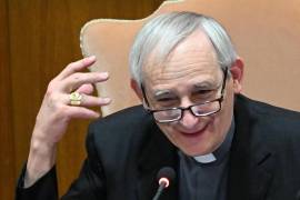 El cardenal Matteo Zuppi habla durante la 77ª asamblea general de la Conferencia Episcopal Italiana (CEI) en el Vaticano.