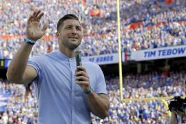 Tim Tebow volverá como ala cerrada