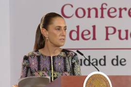 Según explicó, el objetivo de la Nueva Escuela Mexicana es alejarse del esquema tradicional en el que el maestro concentra el conocimiento y los alumnos se limitan a escuchar y reproducir información.