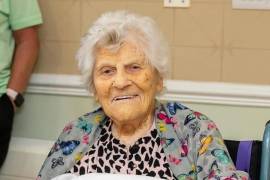 En la imagen, Ethel Caterham, quien en mayo de 2025 se convirtió en la mujer más anciana del mundo, según LongeviQuest.