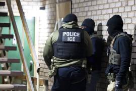 En agosto pasado, fue contratado a tiempo completo como organizador de respuesta rápida, cubriendo los condados del norte de Santa Bárbara y San Luis Obispo, supervisando a los voluntarios, apoyando a las familias y monitoreando la actividad de ICE.