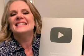 Tik Tok reconoce a Érika Buenfil por sus más de 5 millones de seguidores