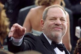 El magnate de los medios Harvey Weinstein llega a los Oscar en el Dolby Theatre de Los Ángeles el 22 de febrero de 2015.