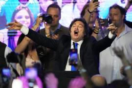 Javier Milei, celebra tras ganar las elecciones legislativas de mitad de período en Buenos Aires, Argentina, el 26 de octubre de 2025.