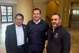 Everardo Lazo Chapa (derecha) asumirá la delegación regional en sustitución de Miguel Ángel Medina.