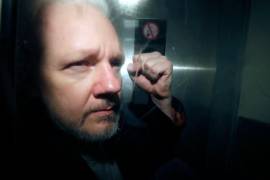 No fue hasta 2010 que Assange alcanzó prominencia mundial después de publicar una serie de filtraciones de Chelsea Manning, una exsoldado del ejército estadounidense.