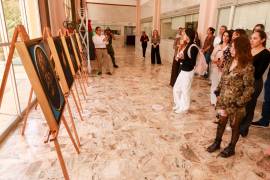 La muestra itinerante busca acercar el arte a estudiantes, trabajadores y público en general.