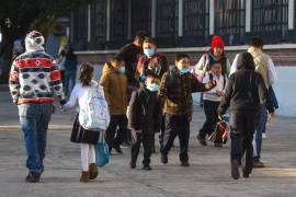 En otras entidades como el Estado de México, el uso de cubrebocas ha sido considerado como obligatorio ante mayores índices de contagios.