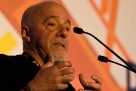 Paulo Coelho apoya un festival cultural vetado por el Gobierno de Bolsonaro