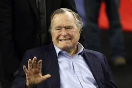 Hospitalizan al expresidente George Bush