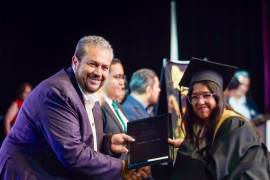 El alcalde Tomás Gutiérrez Merino asistió como padrino de la generación 2023-2026 del Cecytec Ramos Arizpe “Felipe Carrillo Puerto”.