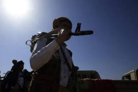 Algunos políticos yemeníes afirman que se ofrecieron miles de millones de dólares para persuadir a las fuerzas que defendían la costa occidental de que abandonaran sus posiciones.