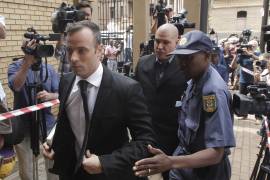 Pistorius obtiene libertad bajo fianza; permanecerá bajo arresto domiciliario