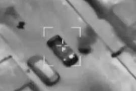 Funcionarios militares israelíes compartieron imágenes que mostraban a las fuerzas armadas apuntando a un automóvil antes de llevar a cabo un ataque.