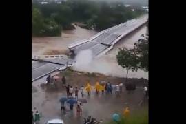 Colapsa puente por tormenta ‘Nora’ en Sinaloa (video)